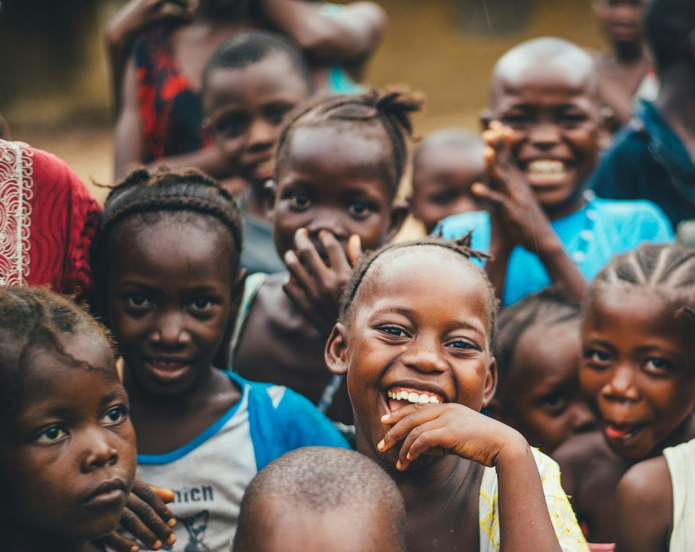 Enfants africains souriants — espoir et avenir